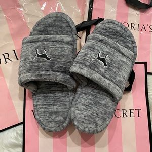 🍃Victoria’s Secret PINK Slides Slipper Small